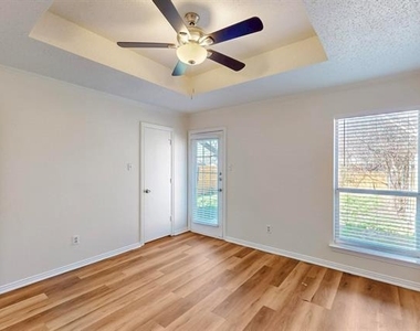 404 Truman Street - Photo Thumbnail 20
