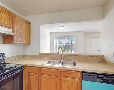 404 Truman Street - Photo Thumbnail 17