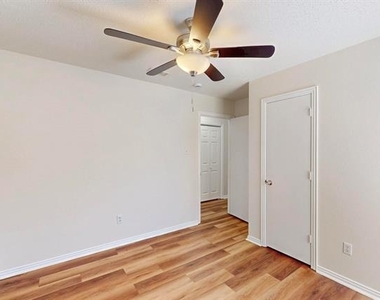 404 Truman Street - Photo Thumbnail 33