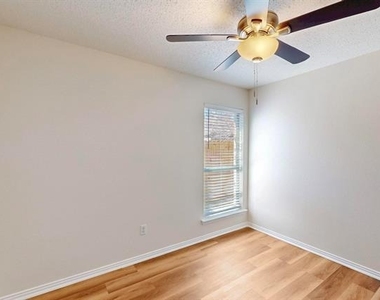 404 Truman Street - Photo Thumbnail 34