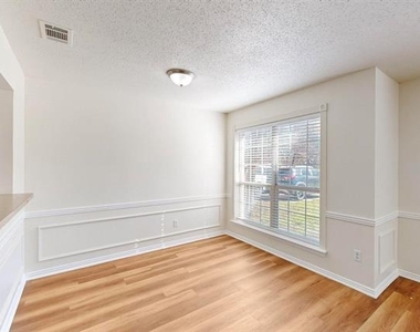 404 Truman Street - Photo Thumbnail 15