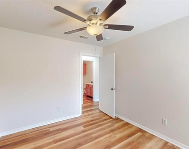 404 Truman Street - Photo Thumbnail 27