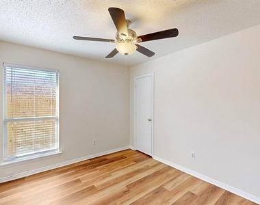 404 Truman Street - Photo Thumbnail 25