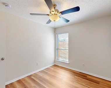 404 Truman Street - Photo Thumbnail 26