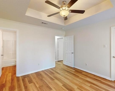 404 Truman Street - Photo Thumbnail 21