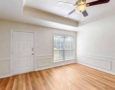 404 Truman Street - Photo Thumbnail 10