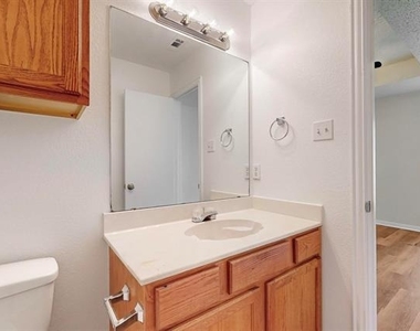 404 Truman Street - Photo Thumbnail 24