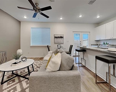 603 Briarwood Lane - Photo Thumbnail 2