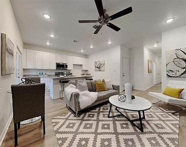 603 Briarwood Lane - Photo Thumbnail 3