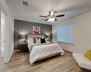 603 Briarwood Lane - Photo Thumbnail 6