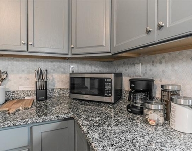 2514 Columbus Avenue - Photo Thumbnail 9