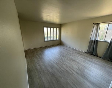 14046 Rolling Hills Lane - Photo Thumbnail 7