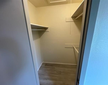 14046 Rolling Hills Lane - Photo Thumbnail 14