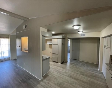 14046 Rolling Hills Lane - Photo Thumbnail 3