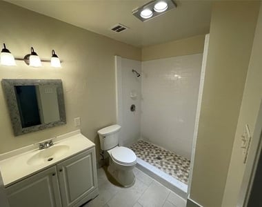 14046 Rolling Hills Lane - Photo Thumbnail 8