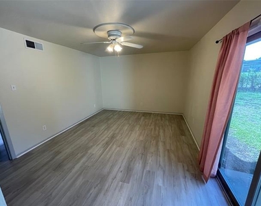 14046 Rolling Hills Lane - Photo Thumbnail 10