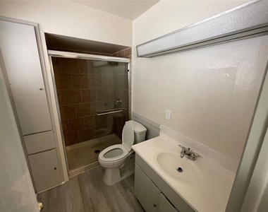 14046 Rolling Hills Lane - Photo Thumbnail 13