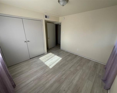 14046 Rolling Hills Lane - Photo Thumbnail 15