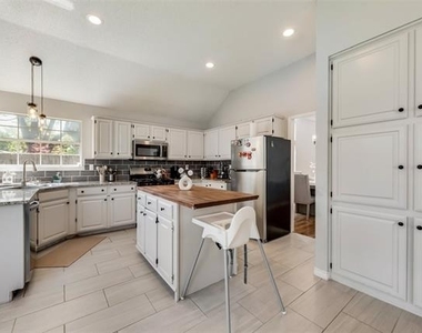 7404 Catlow Court - Photo Thumbnail 12