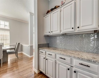7404 Catlow Court - Photo Thumbnail 8