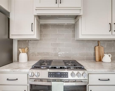 2824 Weisenberger Street - Photo Thumbnail 1