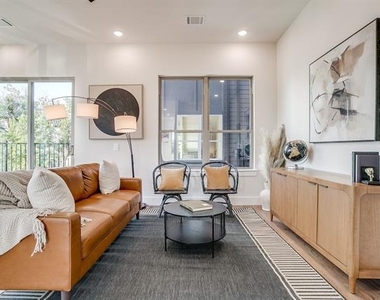 2824 Weisenberger Street - Photo Thumbnail 18