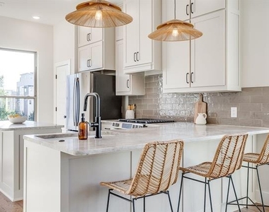 2824 Weisenberger Street - Photo Thumbnail 12