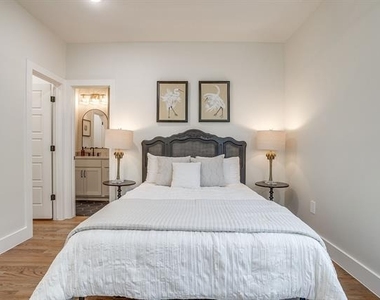 2824 Weisenberger Street - Photo Thumbnail 20