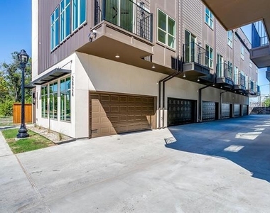 2824 Weisenberger Street - Photo Thumbnail 34