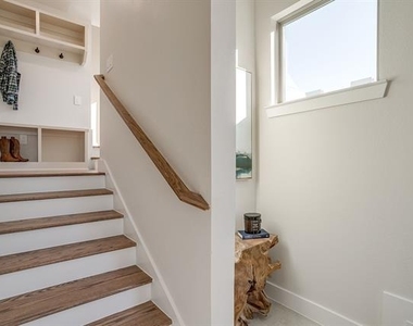 2824 Weisenberger Street - Photo Thumbnail 32