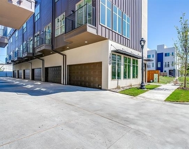 2824 Weisenberger Street - Photo Thumbnail 35