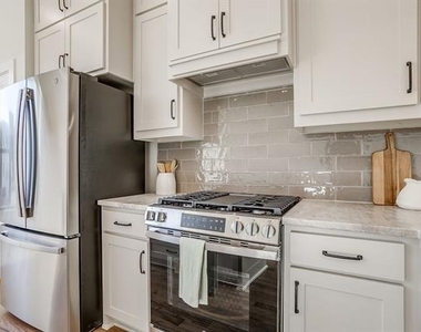 2824 Weisenberger Street - Photo Thumbnail 4