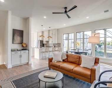 2824 Weisenberger Street - Photo Thumbnail 15