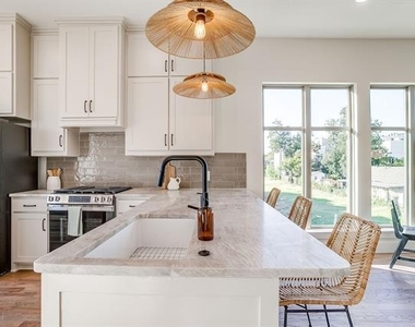 2824 Weisenberger Street - Photo Thumbnail 10