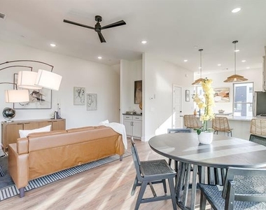2824 Weisenberger Street - Photo Thumbnail 14