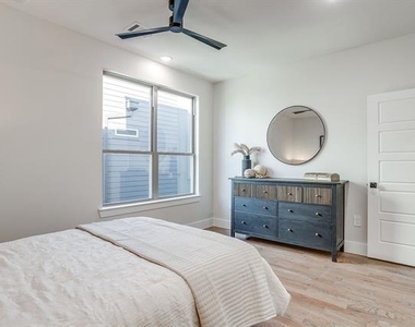 2824 Weisenberger Street - Photo Thumbnail 22