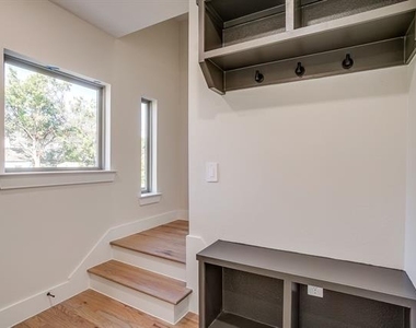 2820 Weisenberger Street - Photo Thumbnail 31