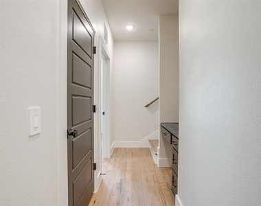 2820 Weisenberger Street - Photo Thumbnail 22