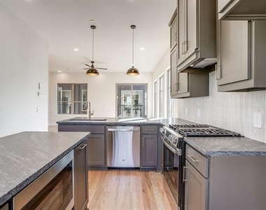 2820 Weisenberger Street - Photo Thumbnail 7