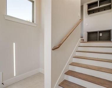 2820 Weisenberger Street - Photo Thumbnail 32