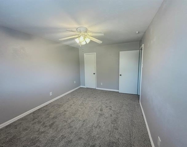 4304 Jenny Lane - Photo Thumbnail 19