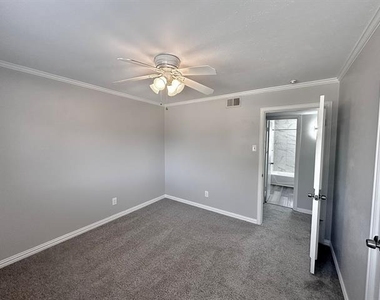 4304 Jenny Lane - Photo Thumbnail 21