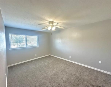 4304 Jenny Lane - Photo Thumbnail 18
