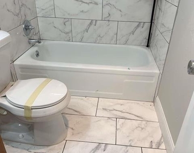 422 Woodmere Drive - Photo Thumbnail 10