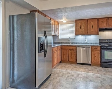 635 Haines Avenue - Photo Thumbnail 11