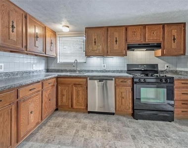 635 Haines Avenue - Photo Thumbnail 2