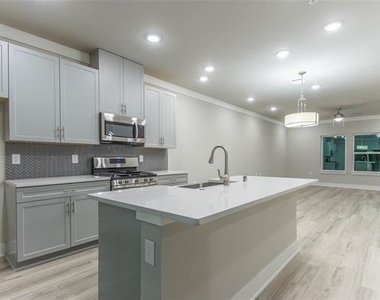3325 Norris Street - Photo Thumbnail 4