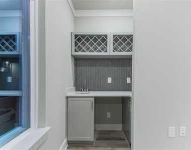 3325 Norris Street - Photo Thumbnail 3