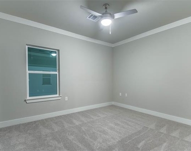 3325 Norris Street - Photo Thumbnail 14