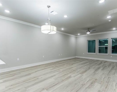 3325 Norris Street - Photo Thumbnail 12